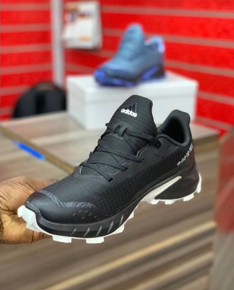 کتونی ادیداس ترکس ویتنامی رنگ بندی جذاب ، فروش بصورت عمده و تک وارداتی ویتنام.Adidas terrex Vietnam