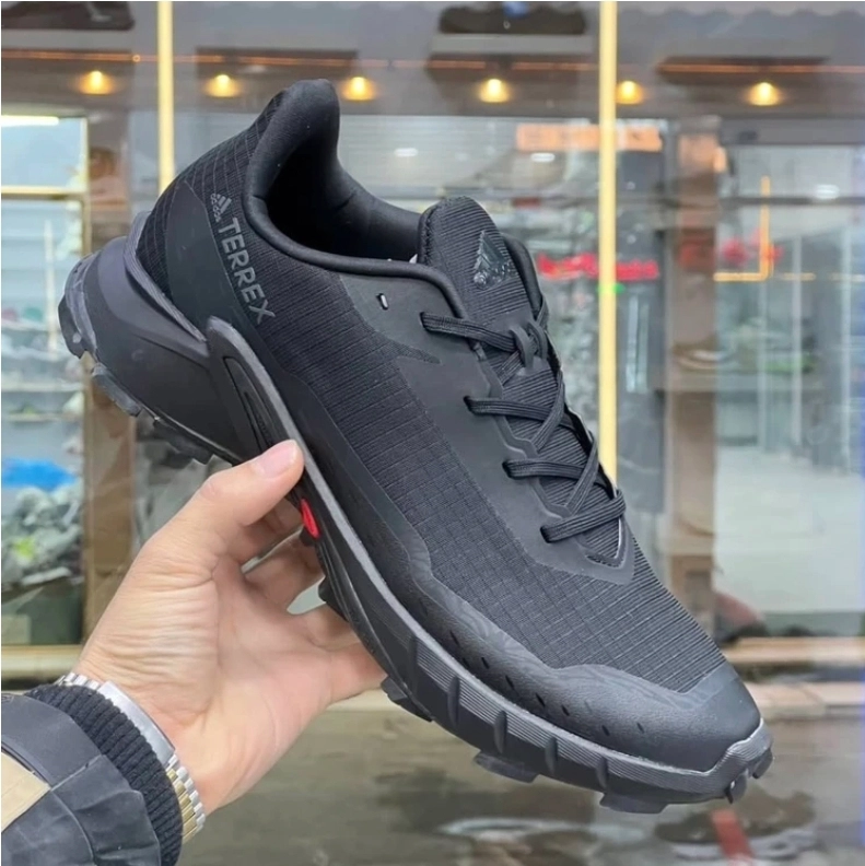 کتونی ادیداس ترکس ویتنامی رنگ بندی جذاب ، فروش بصورت عمده و تک وارداتی ویتنام.Adidas terrex Vietnam