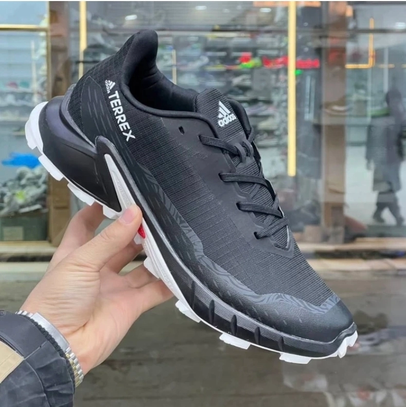 کتونی ادیداس ترکس ویتنامی رنگ بندی جذاب ، فروش بصورت عمده و تک وارداتی ویتنام.Adidas terrex Vietnam