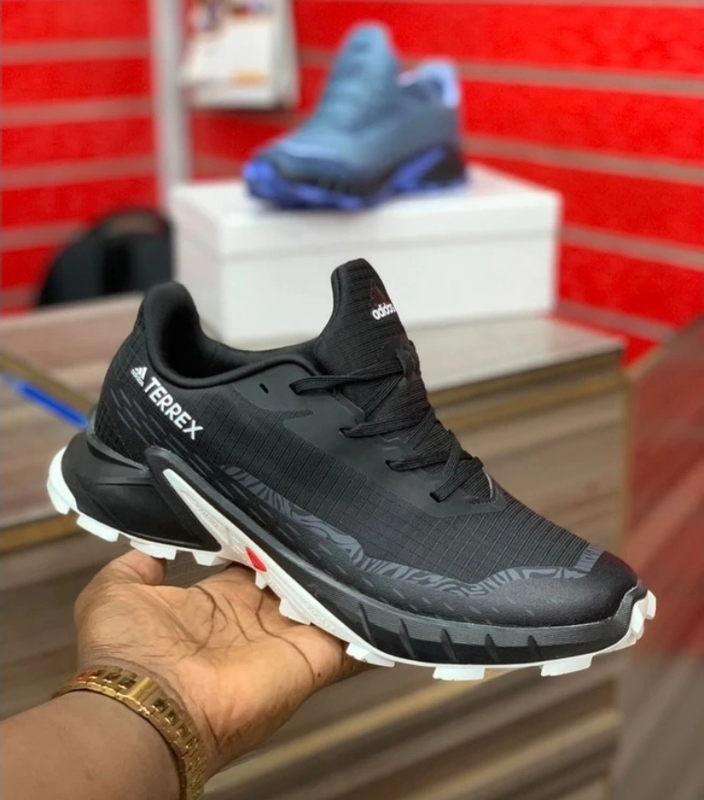 کتونی ادیداس ترکس ویتنامی رنگ بندی جذاب ، فروش بصورت عمده و تک وارداتی ویتنام.Adidas terrex Vietnam