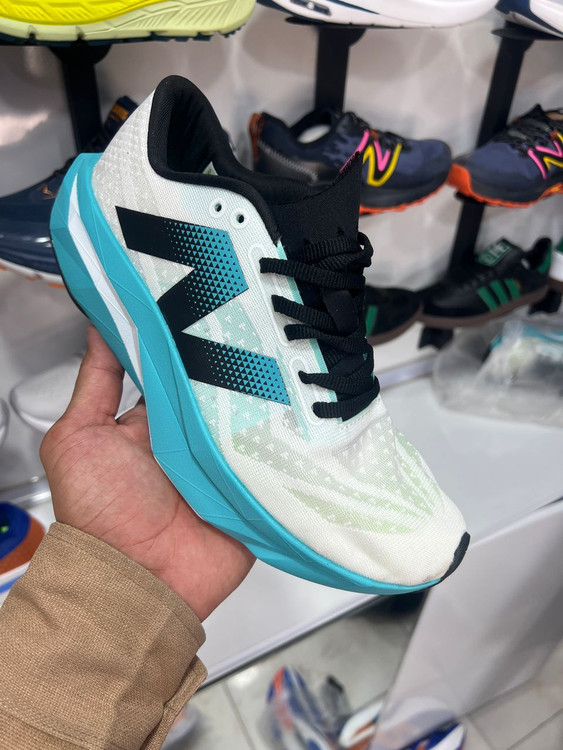 کتونی ویتنامی نیوبالانس الیت ۴