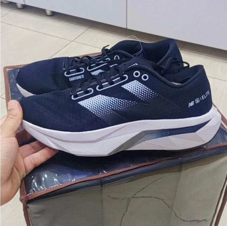 Newbalance fuelcell supercomp Elite V4نیوبالانس الیت ۴