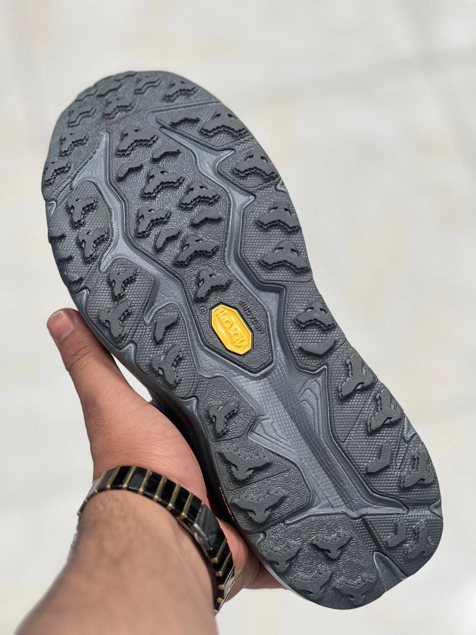 کتونی هوکا اسپید گوت ۶ وارداتی ویتنام سایز ۴۰ تا ۴۵ ، فروش بصورت عمده و تک . Hoka speedgoat 6