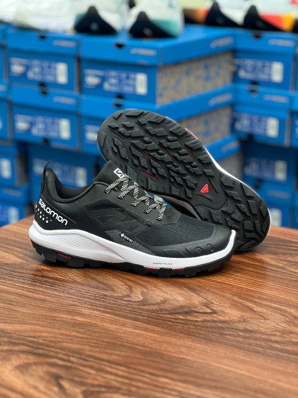 کتونی سالامون سایز ۳۹ تا ۴۵ فروش بصورت عمده و تک .Salomon outpulse goretex