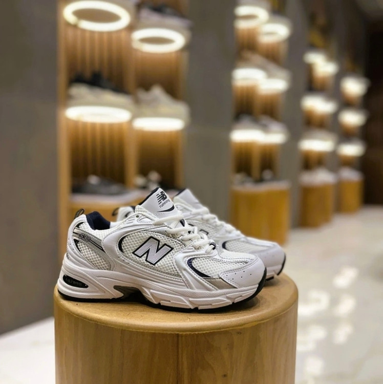 نیوبالانسNewbalance 530/ ۵۳۰/ وارداتی ساخت ویتنام