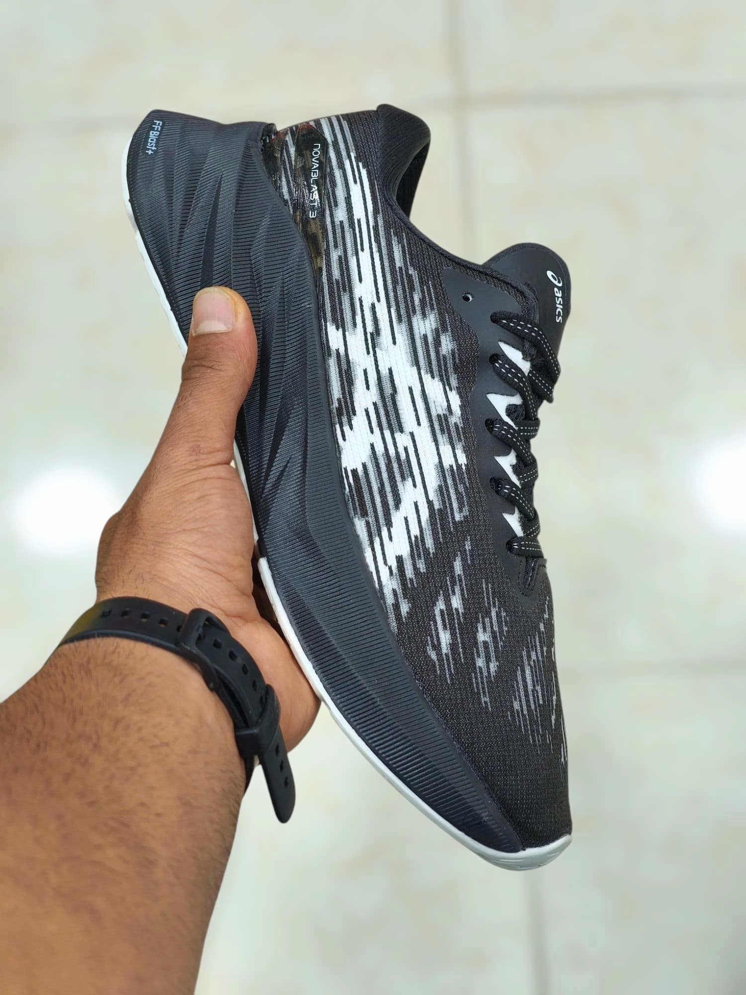 کتونی اسیکس ویتنامی نوابلاست سایز ۴۰ تا ۴۵. Asics novablast3