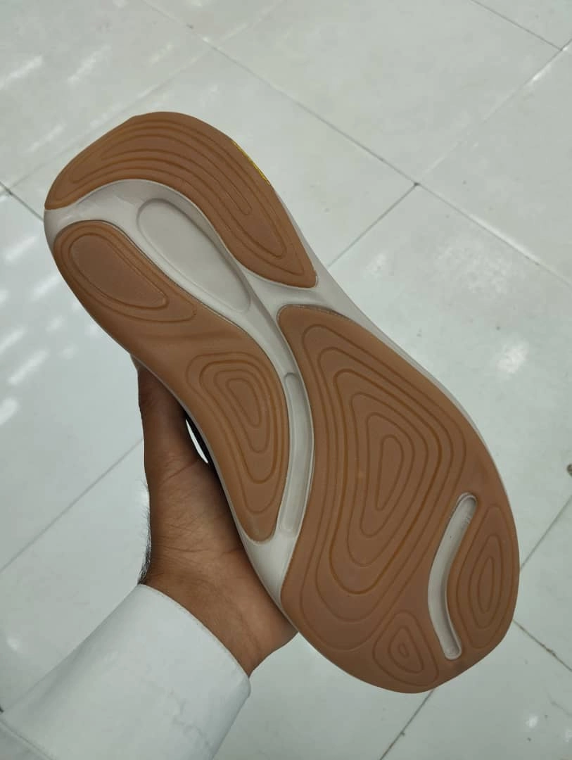 کتونی ویتنامی اسکیچرزوارداتی ویتنام فروش بصورت عمده و تک . سایز۴۰ تا ۴۵ skechers