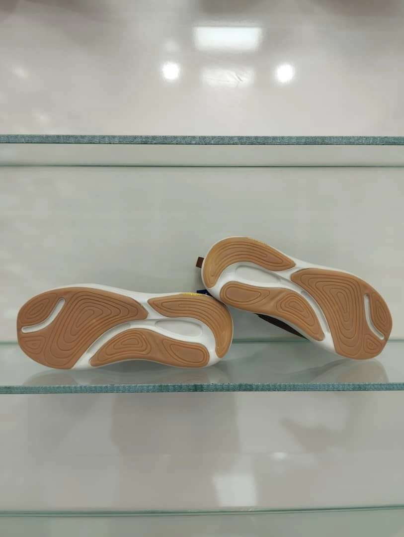 کتونی ویتنامی اسکیچرزوارداتی ویتنام فروش بصورت عمده و تک . سایز۴۰ تا ۴۵ skechers