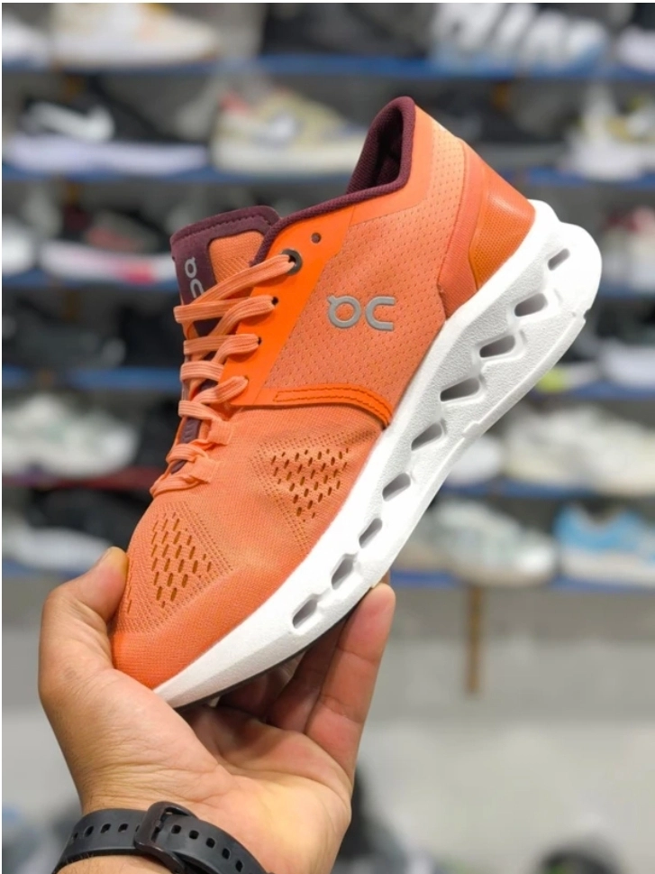 کتونی آن رانینگ سوئیسی ویتنامی سایز ۳۶ _۳۷_۳۸ وارداتی ویتنام. On running (QC)