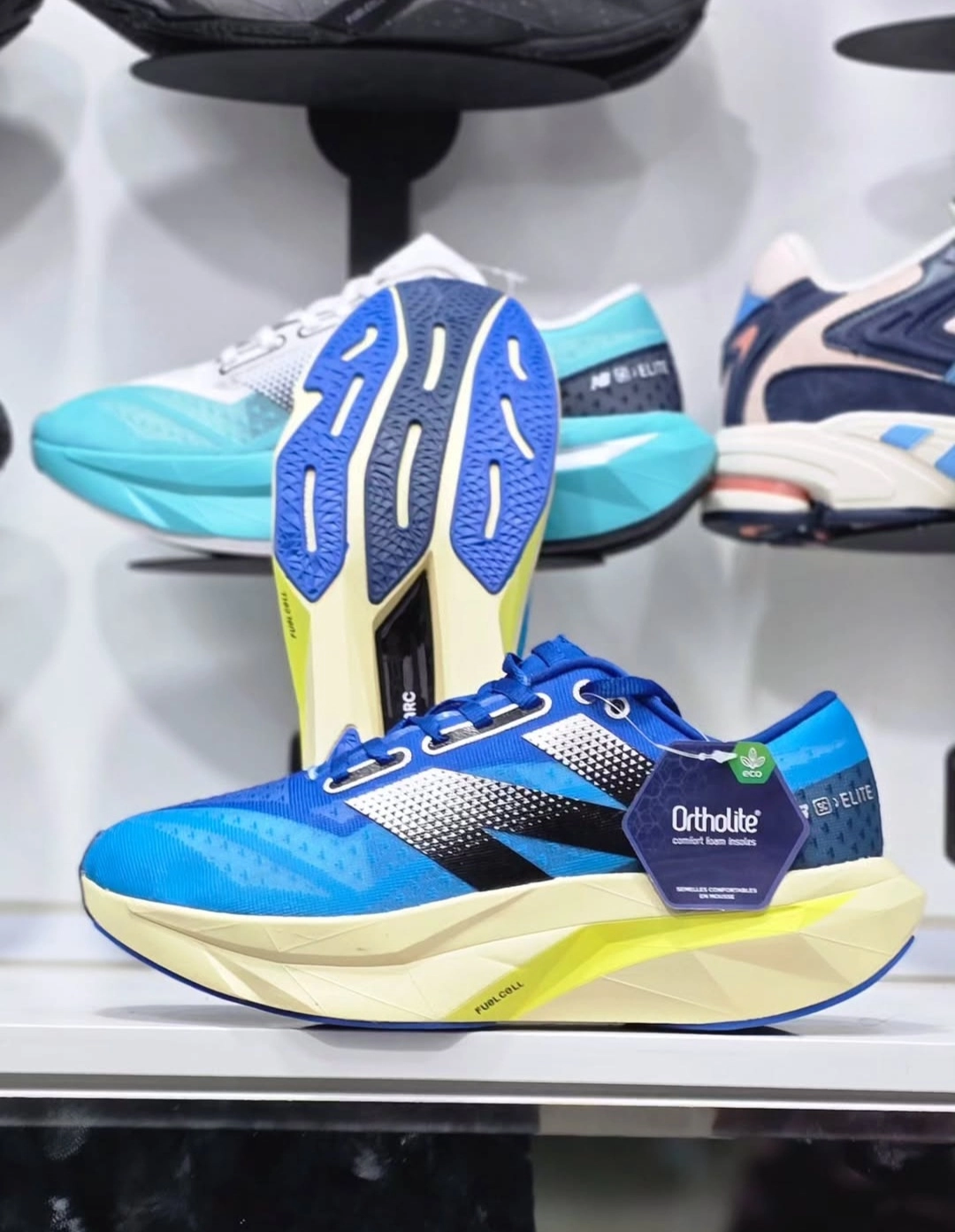 کتونی نیوبالانس الیت وی ۴ وارداتی ویتنام ، سایز ۴۱ تا ۴۵فروش بصورت عمده و تک newbalance elite v4