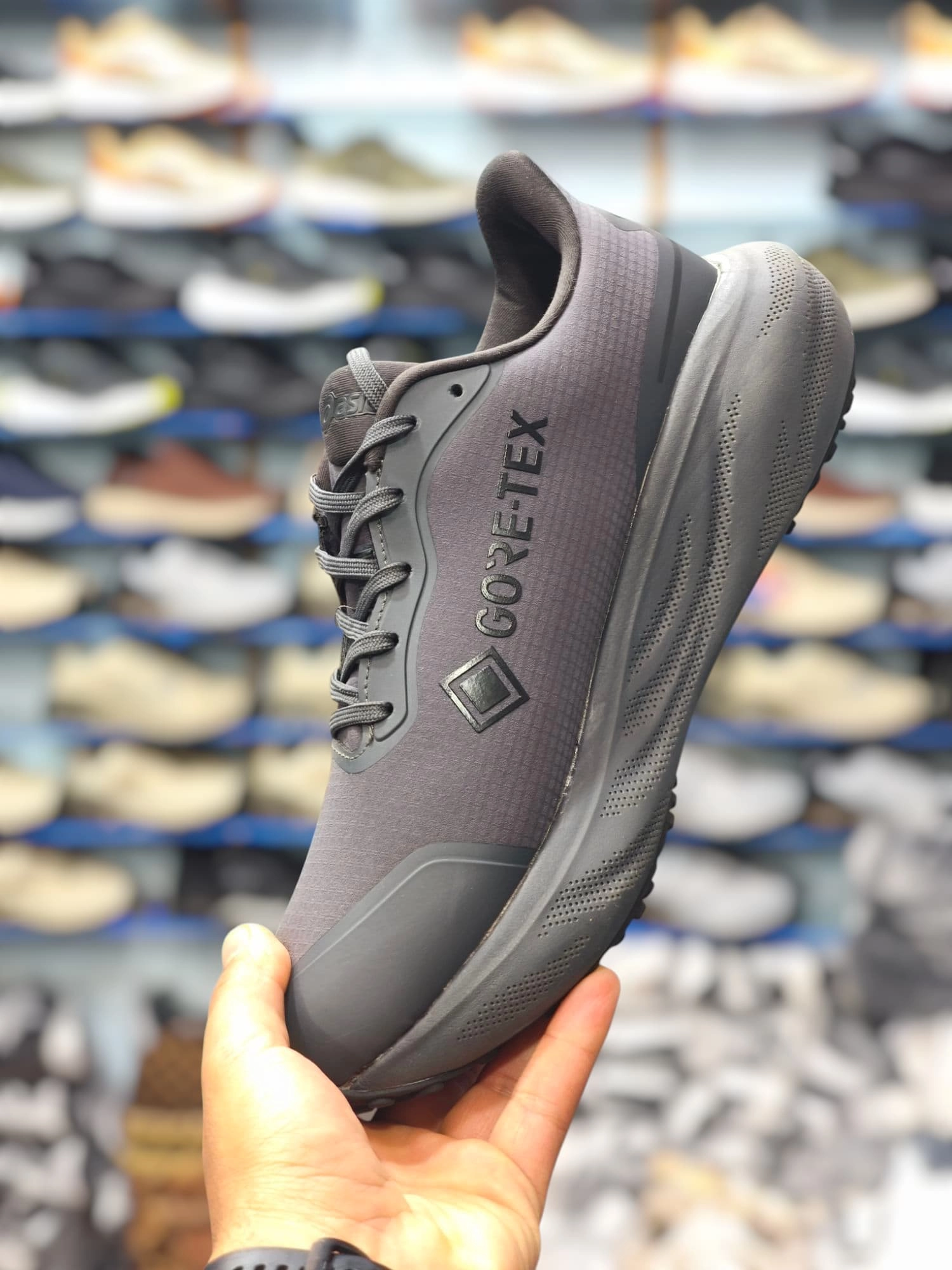کتونی اسیکس گورتکس وارداتی ویتنام سایز ۴۱ تا ۴۵ فروش بصورت عمده و تک. Asics Goretex pureGEL Vietnam