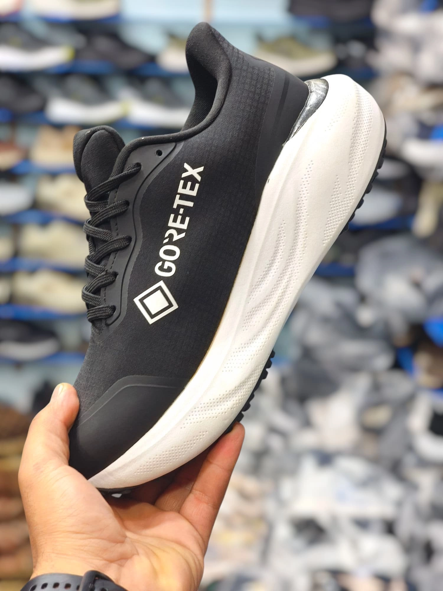 کتونی اسیکس گورتکس وارداتی ویتنام سایز ۴۱ تا ۴۵ فروش بصورت عمده و تک. Asics Goretex pureGEL Vietnam