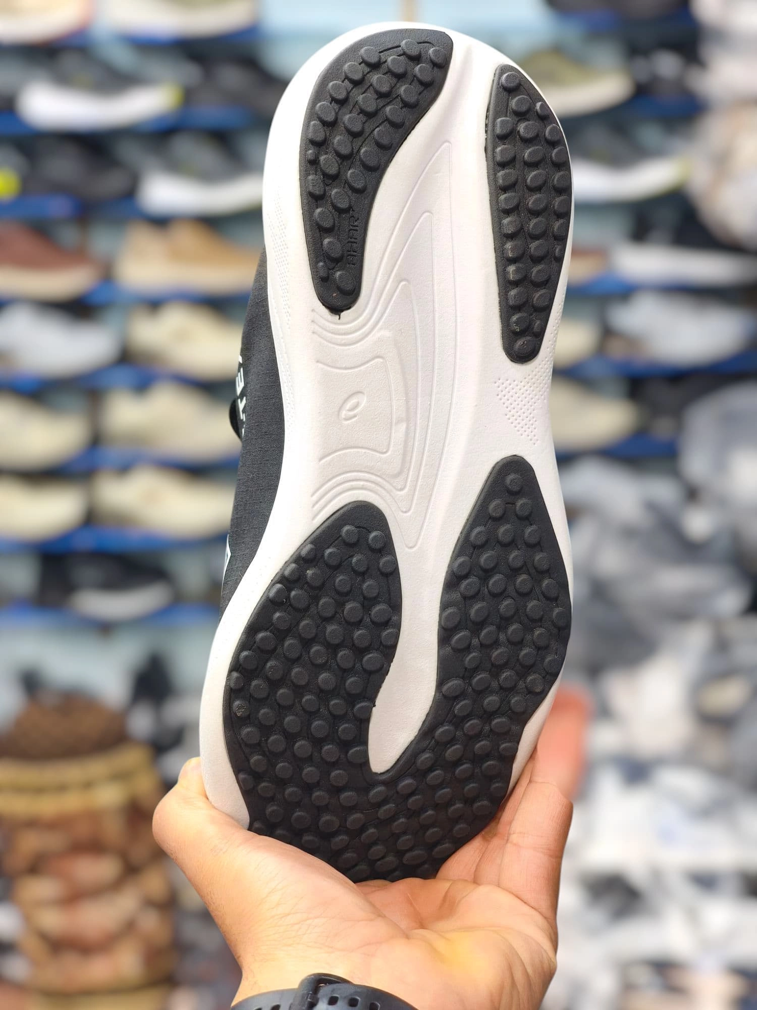 کتونی اسیکس گورتکس وارداتی ویتنام سایز ۴۱ تا ۴۵ فروش بصورت عمده و تک. Asics Goretex pureGEL Vietnam