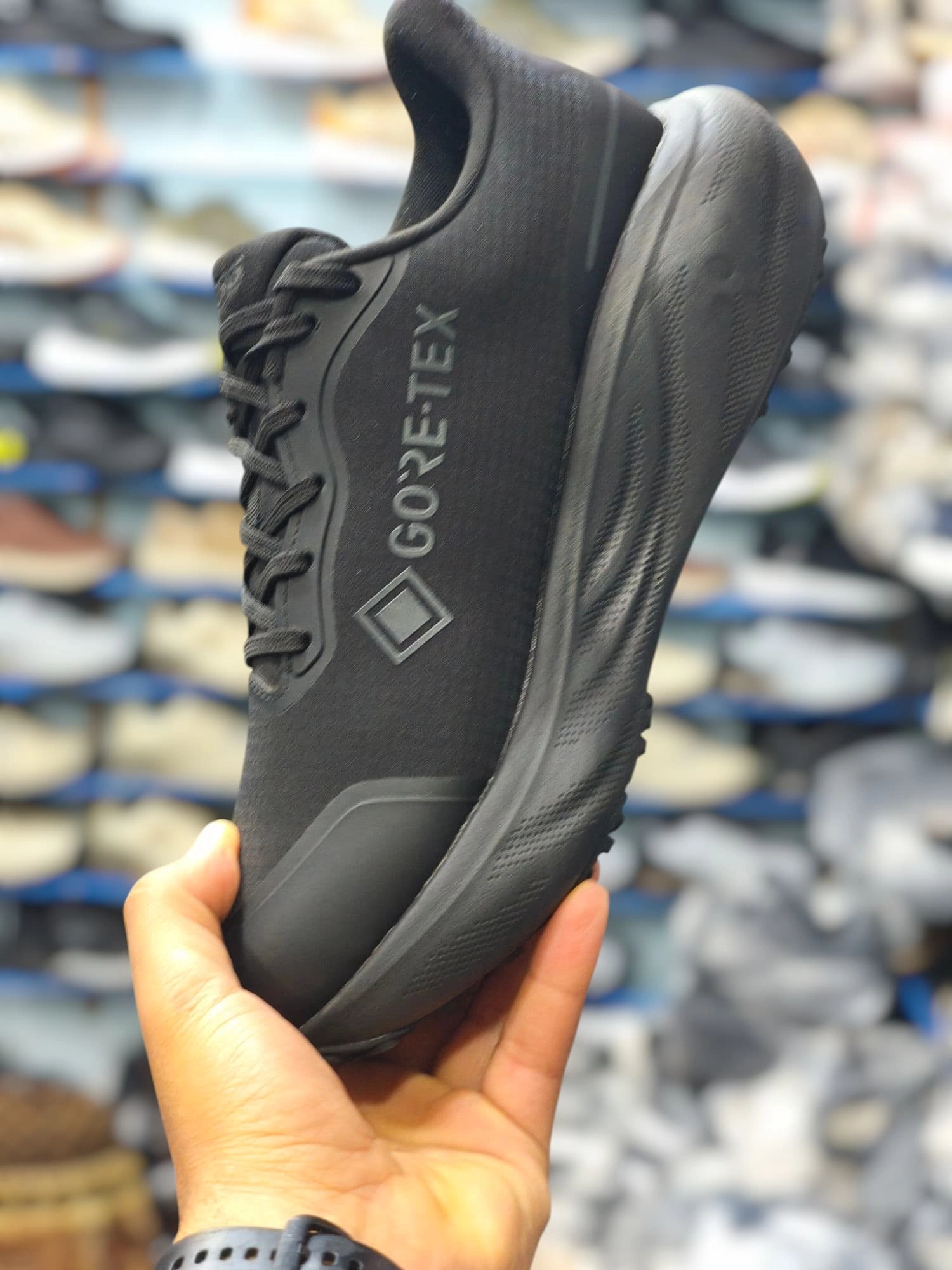 کتونی اسیکس گورتکس وارداتی ویتنام سایز ۴۱ تا ۴۵ فروش بصورت عمده و تک. Asics Goretex pureGEL Vietnam
