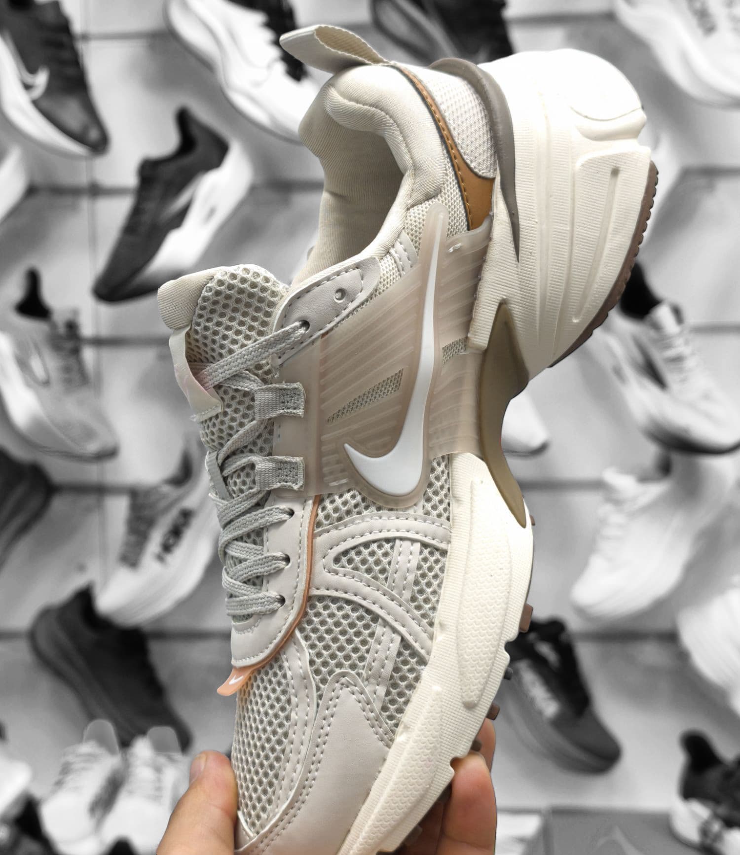 کتونی نایک کشلون زنانه و بچگانه، فروش بصورت عمده و تک ، سایز ۳۶تا۴۵.Nike wmns V2k Run Year of the Dragon womens