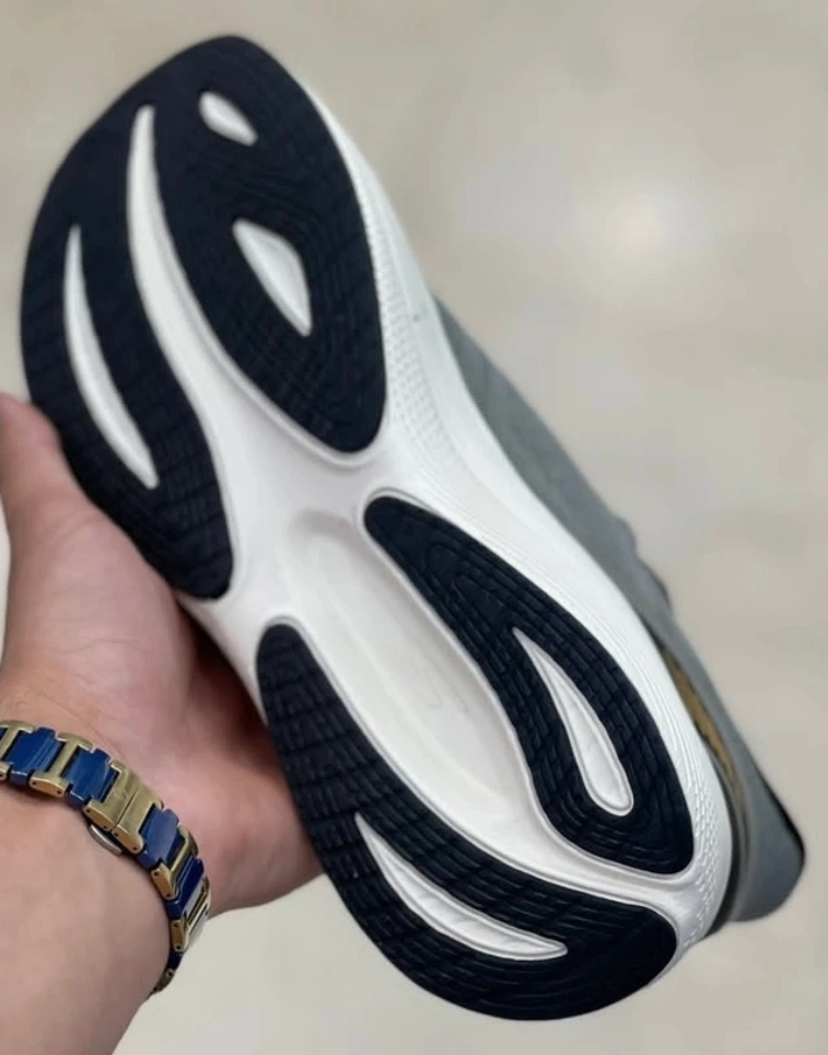 کتونی اسکیچرز سایز ۴۰ تا ۴۵ فروش بصورت عمده و تک ،وارداتی ویتنام .Skechers Max cushion vietnam