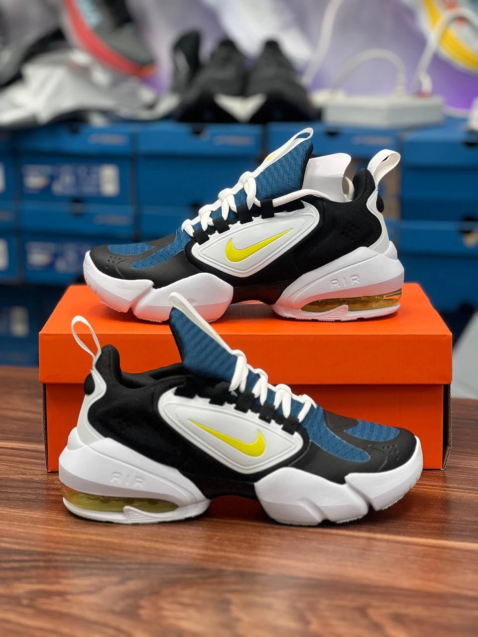 کتونی نایک ساواچ/ Nike air max alpha savage/ساخت ویتنام / سایز ۴۰ تا ۴۵/ فروش بصورت عمده و تک/ ضمانت کالا و تعویض سایز
