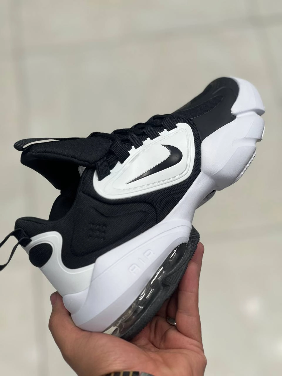 کتونی نایک ساواچ سایز ۴۰ تا ۴۵ تنوع در ۴ رنگ جذاب ، فروش بصورت عمده و تک . Nike air max alpha savage