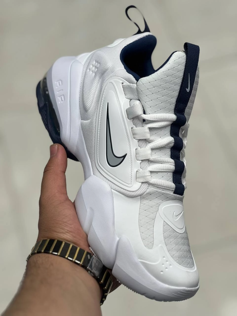 کتونی نایک ساواچ سایز ۴۰ تا ۴۵ تنوع در ۴ رنگ جذاب ، فروش بصورت عمده و تک . Nike air max alpha savage
