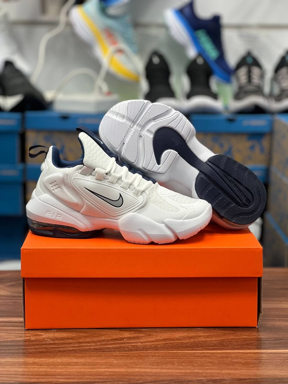 کتونی نایک ساواچ سایز ۴۰ تا ۴۵ تنوع در ۴ رنگ جذاب ، فروش بصورت عمده و تک . Nike air max alpha savage