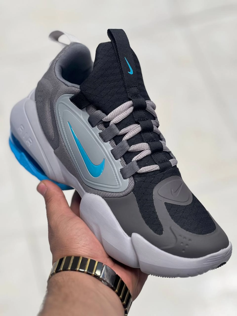 کتونی نایک ساواچ سایز ۴۰ تا ۴۵ تنوع در ۴ رنگ جذاب ، فروش بصورت عمده و تک . Nike air max alpha savage