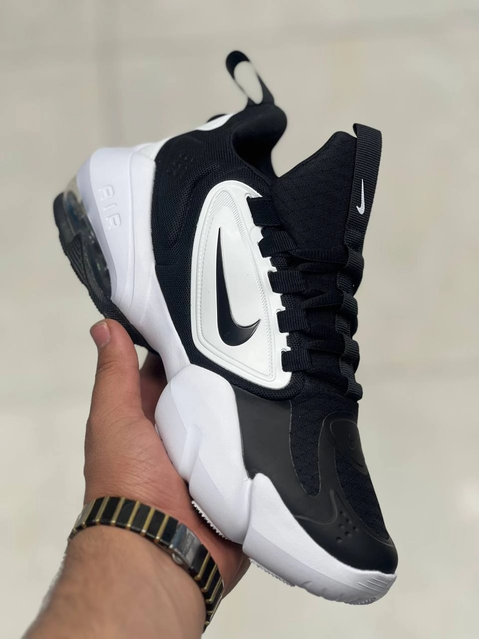 کتونی نایک ساواچ سایز ۴۰ تا ۴۵ تنوع در ۴ رنگ جذاب ، فروش بصورت عمده و تک . Nike air max alpha savage