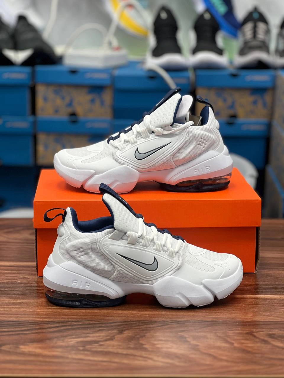 کتونی نایک ساواچ سایز ۴۰ تا ۴۵ تنوع در ۴ رنگ جذاب ، فروش بصورت عمده و تک . Nike air max alpha savage