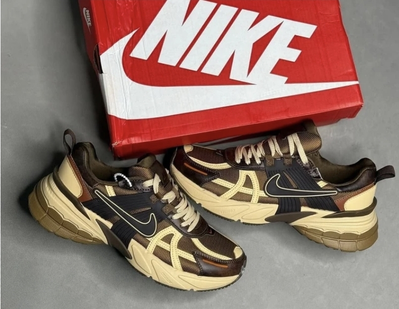 کتونی ویتنامی نایک وارداتی ویتنام فروش بصورت عمده و تک ، سایز ۳۶تا۴۵.Nike wmns V2k Run Year of the Dragon womens