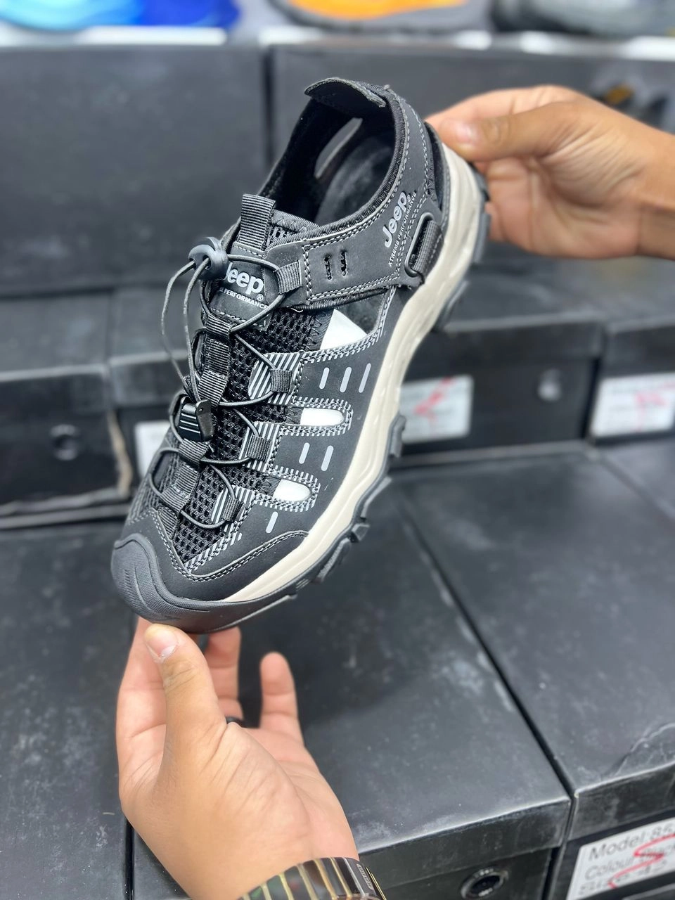 صندل آمریکایی جیپ جدیدترین صندل ۲۰۲۵. سایز ۴۰ تا ۴۵ فروش بصورت عمده و تک .Sandal jeep