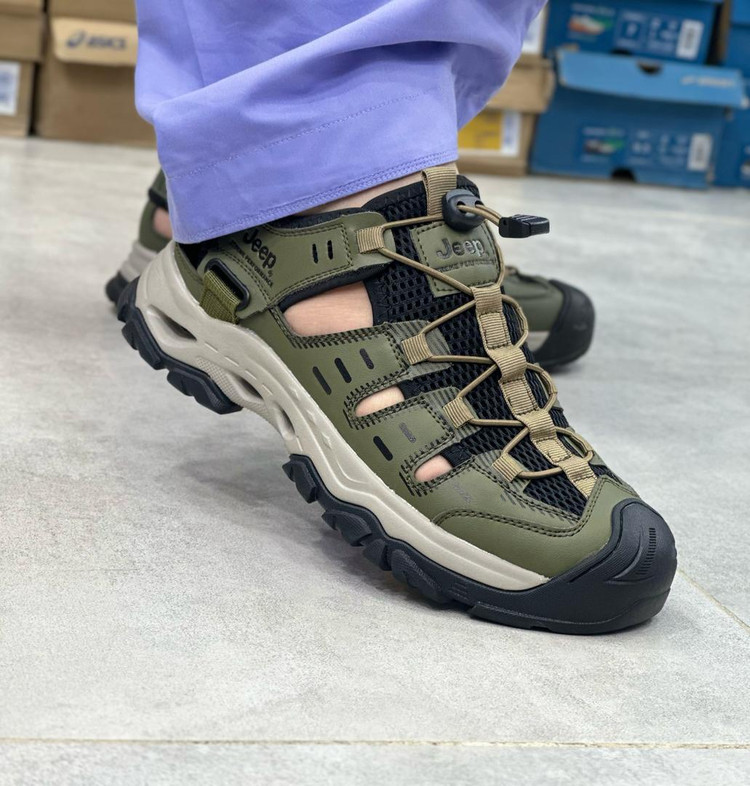 صندل آمریکایی جیپ جدیدترین صندل ۲۰۲۵. سایز ۴۰ تا ۴۵ فروش بصورت عمده و تک .Sandal jeep