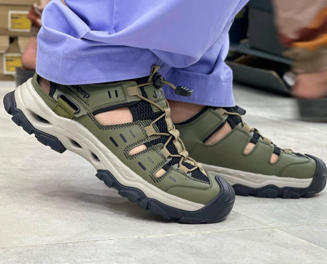 صندل آمریکایی جیپ جدیدترین صندل ۲۰۲۵. سایز ۴۰ تا ۴۵ فروش بصورت عمده و تک .Sandal jeep