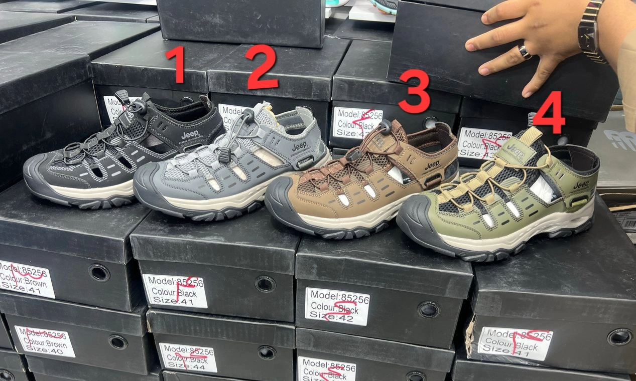 صندل آمریکایی جیپ جدیدترین صندل ۲۰۲۵. سایز ۴۰ تا ۴۵ فروش بصورت عمده و تک .Sandal jeep
