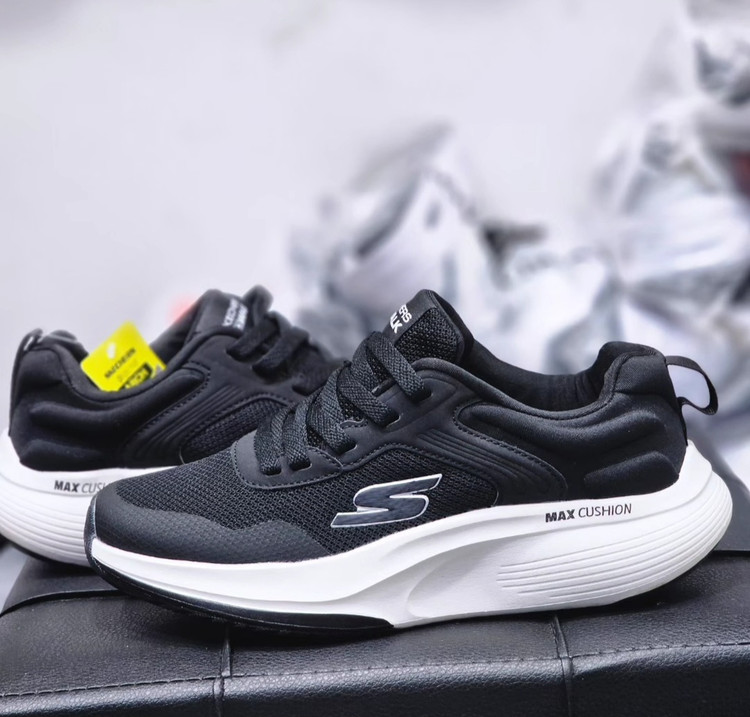 Skechers Go Walk Max Vietnam