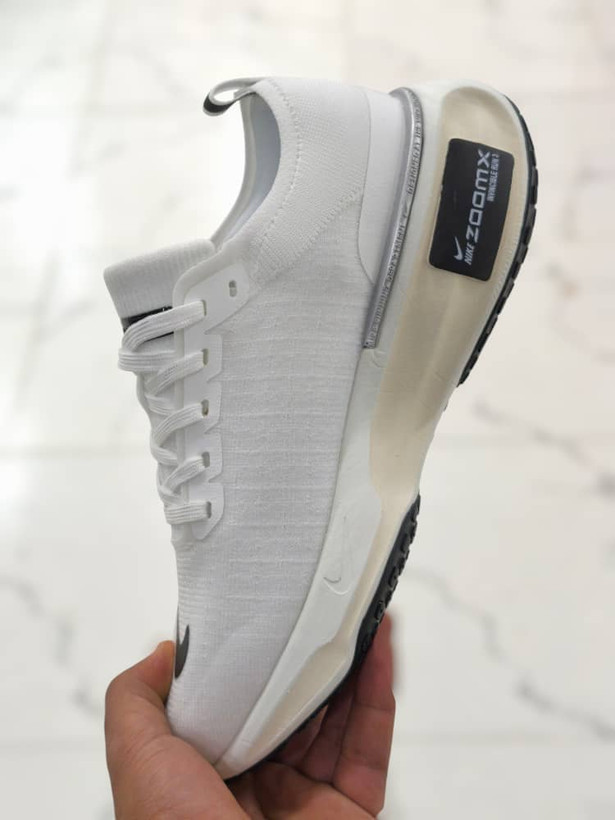 کتونی نایک زوم ایکس ویتنامی وارداتی . سایز ۴۰ تا ۴۲ .Nike zoom x lnviciblie Run3
