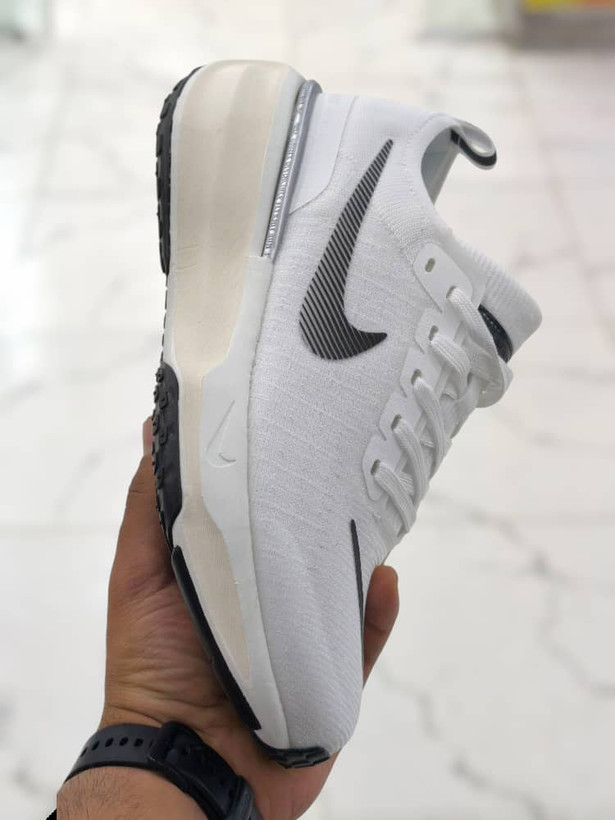 کتونی نایک زوم ایکس ویتنامی وارداتی . سایز ۴۰ تا ۴۲ .Nike zoom x lnviciblie Run3