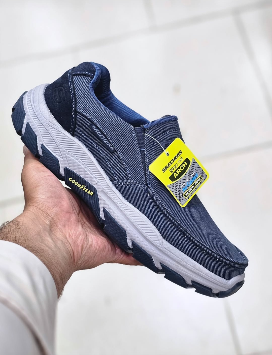 اسکیچرزeskechers