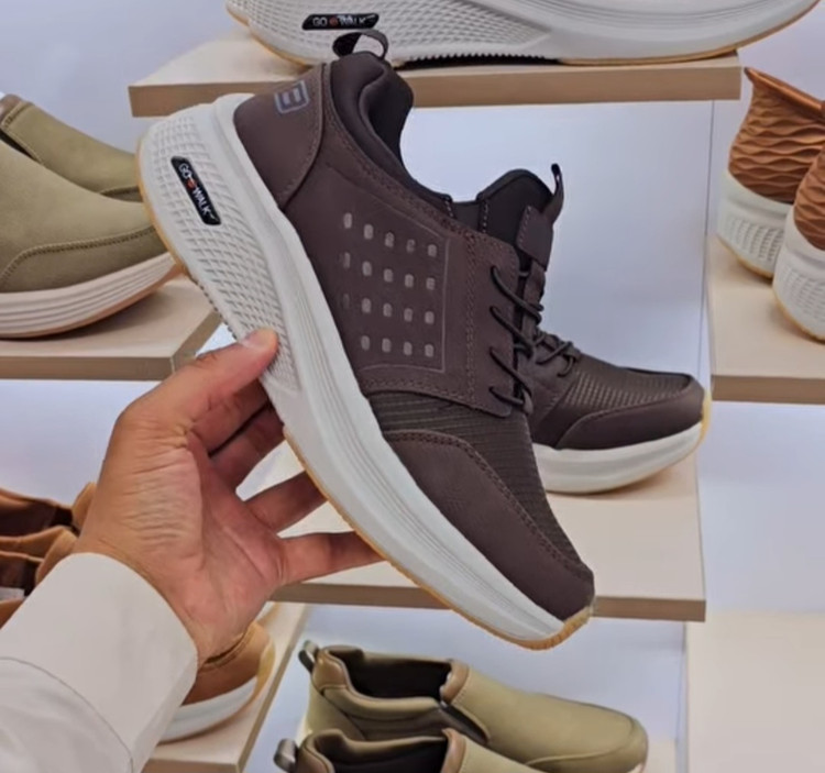 کتونی ویتنامی اسکیچرزوارداتی ویتنام فروش بصورت عمده و تک . سایز۴۰ تا ۴۵ skechers