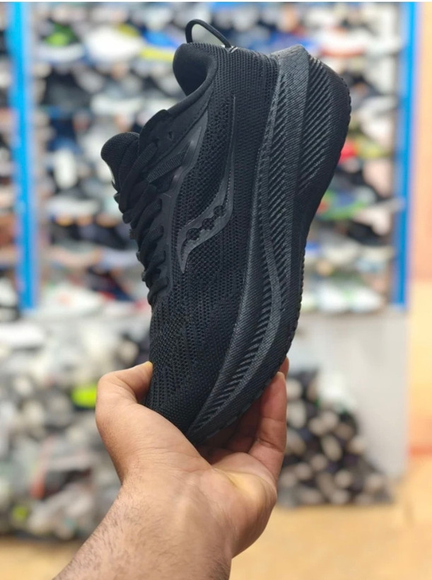 کتونی ساکونی تریمپ ۲۱/Saucony Triumph 21/ وارداتی ساخت ویتنام /سایز ۴۰الی ۴۵/فروش بصورت عمده و تک .