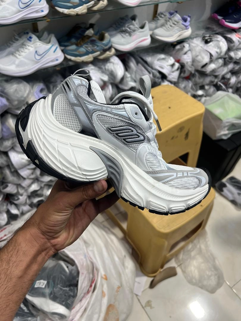 Balenciaga ۱۰xl Trainers vietnam. بالنسیاگا