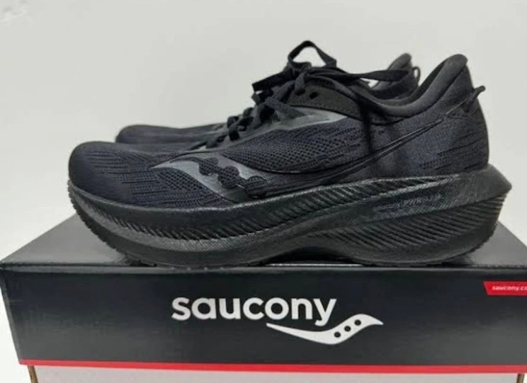 کتونی ساکونی تریمپ ۲۱/Saucony Triumph 21/ وارداتی ساخت ویتنام /سایز ۴۰الی ۴۵/فروش بصورت عمده و تک .