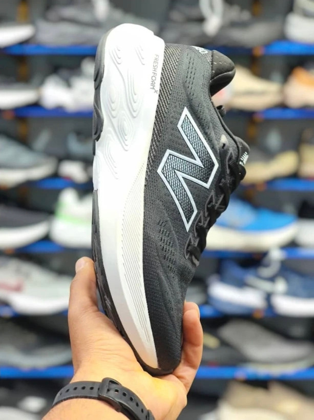 کتونی نیوبالانس 880 . وارداتی ساخت ویتنام . سایز ۴۰_۴۱_۴۲_۴۳_۴۴_۴۵. Newbalance 880 vietnam running