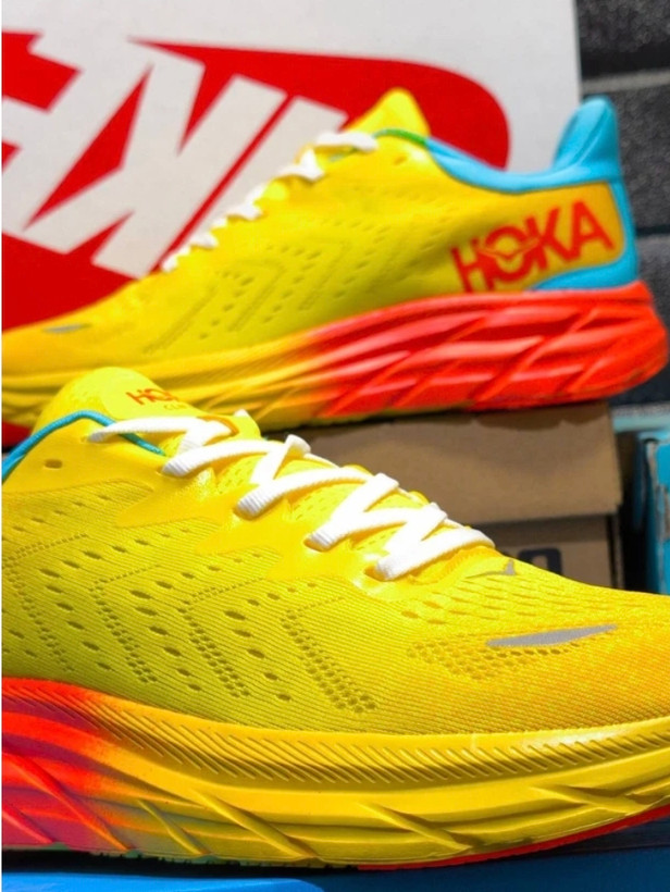 حراجی کتونی هوکا کلیفتون ۸ ،وارداتی ویتنام سایز ۴۰_۴۱_۴۲ . Hoka clifton 8 vietnam