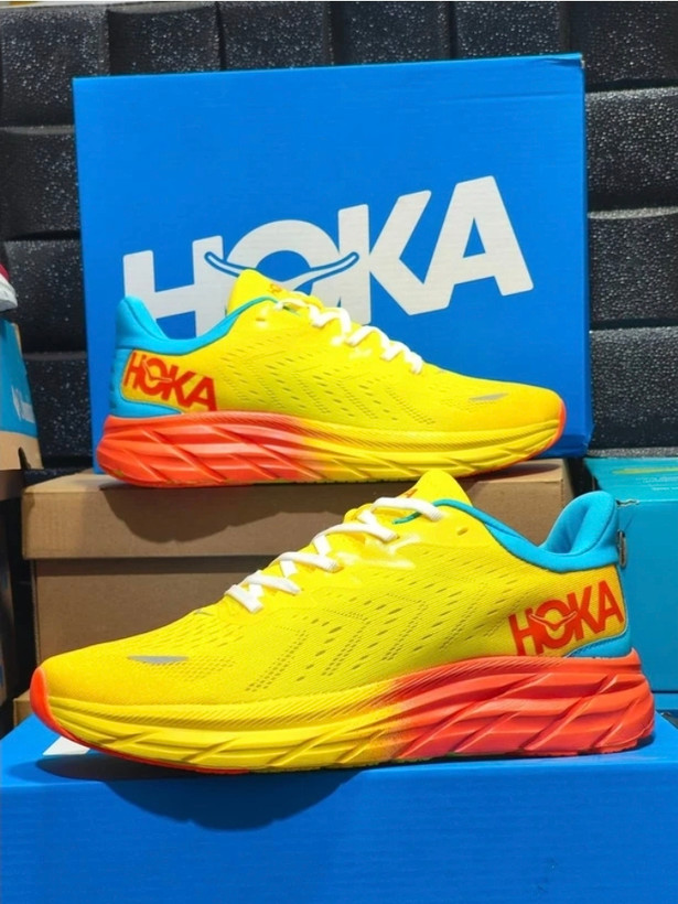 حراجی کتونی هوکا کلیفتون ۸ ،وارداتی ویتنام سایز ۴۰_۴۱_۴۲ . Hoka clifton 8 vietnam