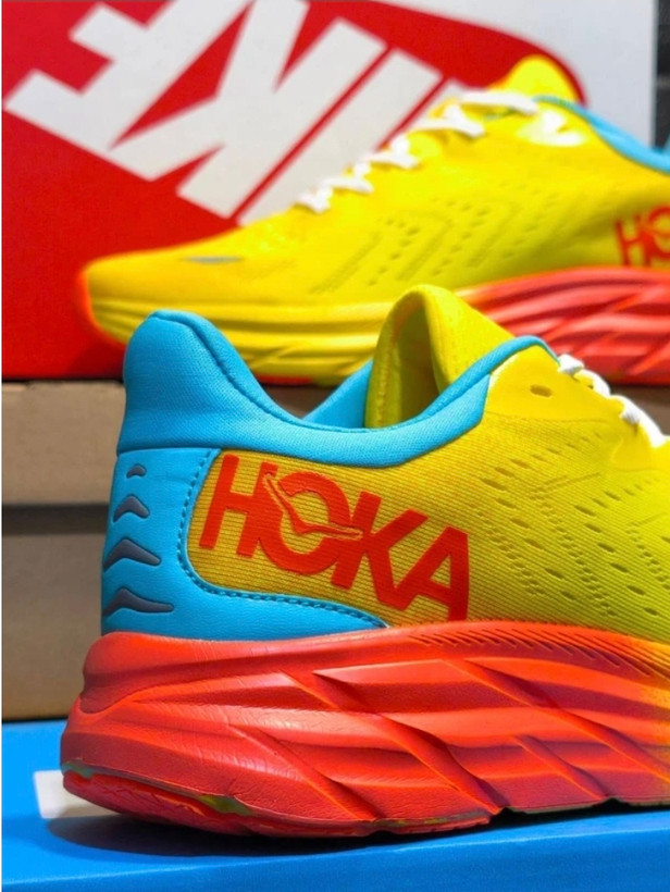 حراجی کتونی هوکا کلیفتون ۸ ،وارداتی ویتنام سایز ۴۰_۴۱_۴۲ . Hoka clifton 8 vietnam