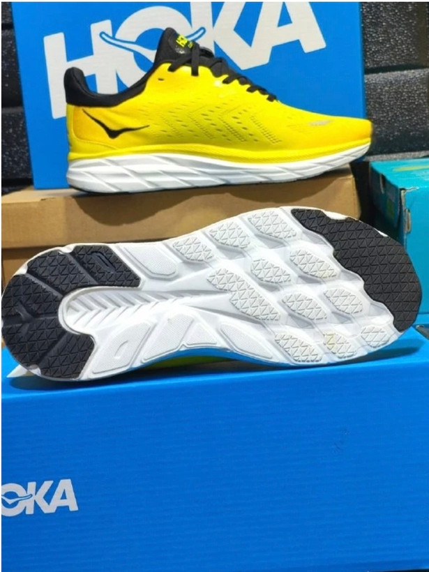 حراجی کتونی هوکا کلیفتون ۸ ،وارداتی ویتنام سایز ۴۰_۴۱_۴۲ . Hoka clifton 8 vietnam