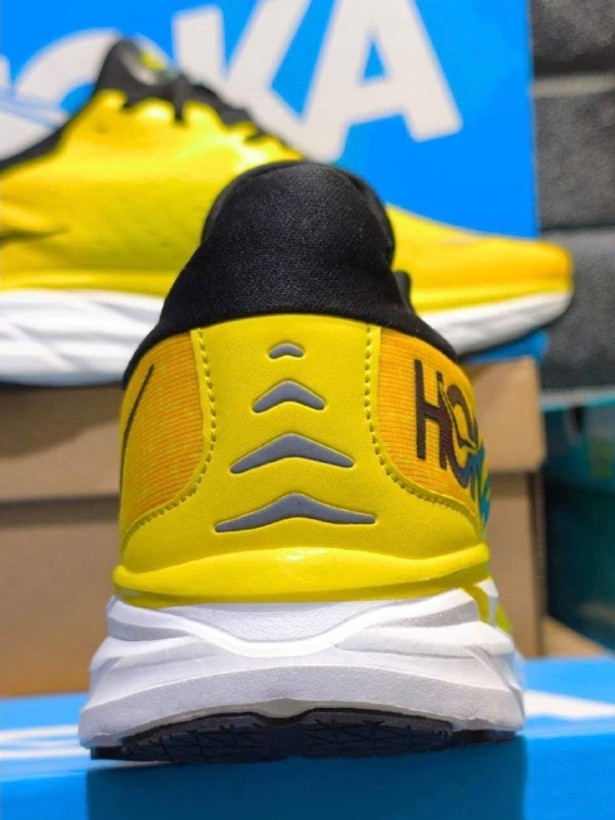 حراجی کتونی هوکا کلیفتون ۸ ،وارداتی ویتنام سایز ۴۰_۴۱_۴۲ . Hoka clifton 8 vietnam