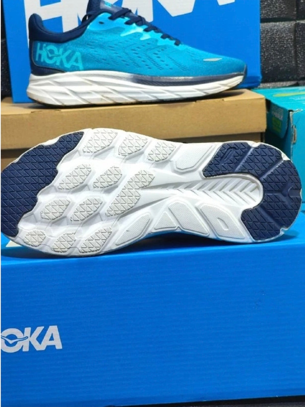 حراجی کتونی هوکا کلیفتون ۸ ،وارداتی ویتنام سایز ۴۰_۴۱_۴۲ . Hoka clifton 8 vietnam
