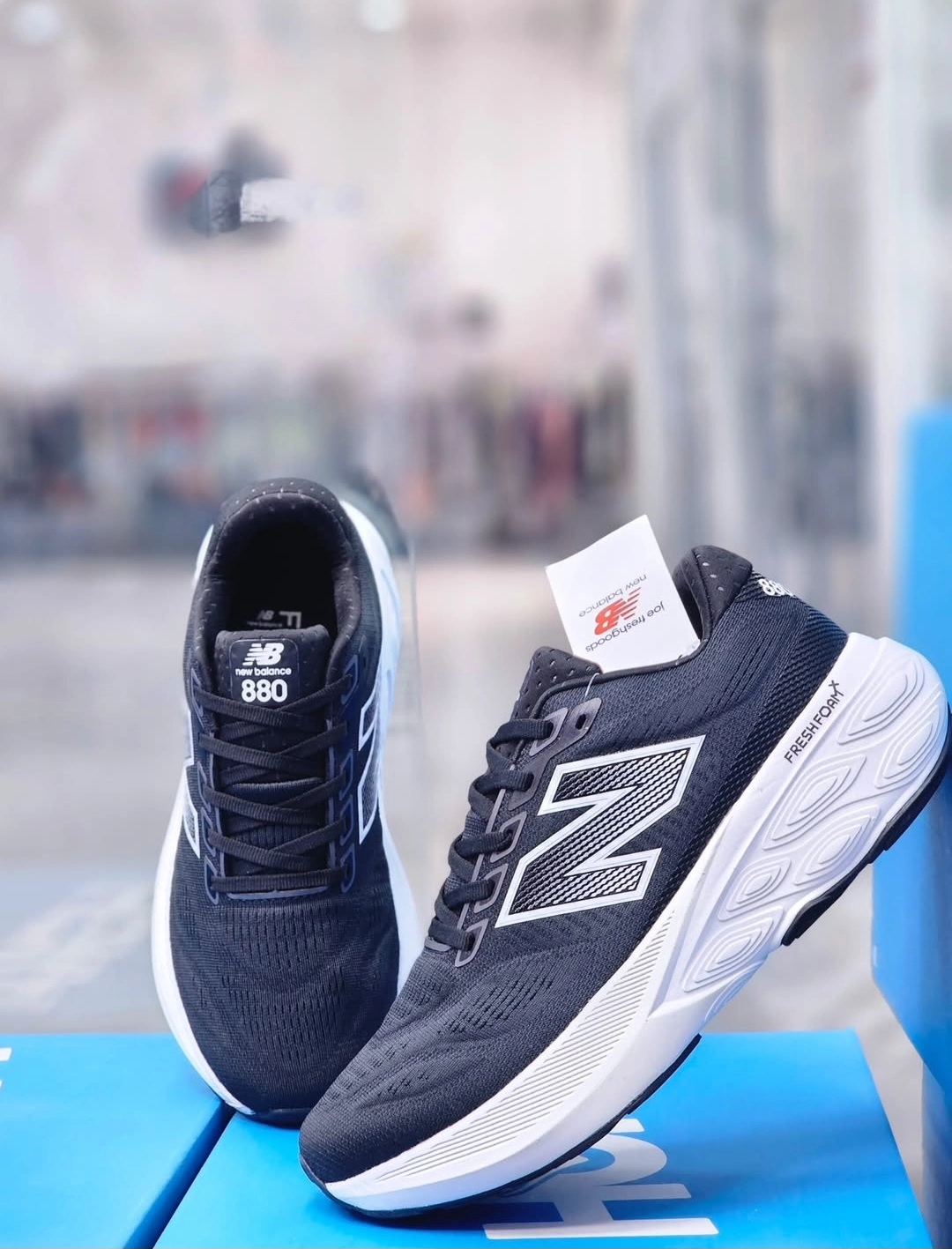 کتونی نیوبالانس 880 . وارداتی ساخت ویتنام . سایز ۴۰_۴۱_۴۲_۴۳_۴۴_۴۵. Newbalance 880 vietnam running