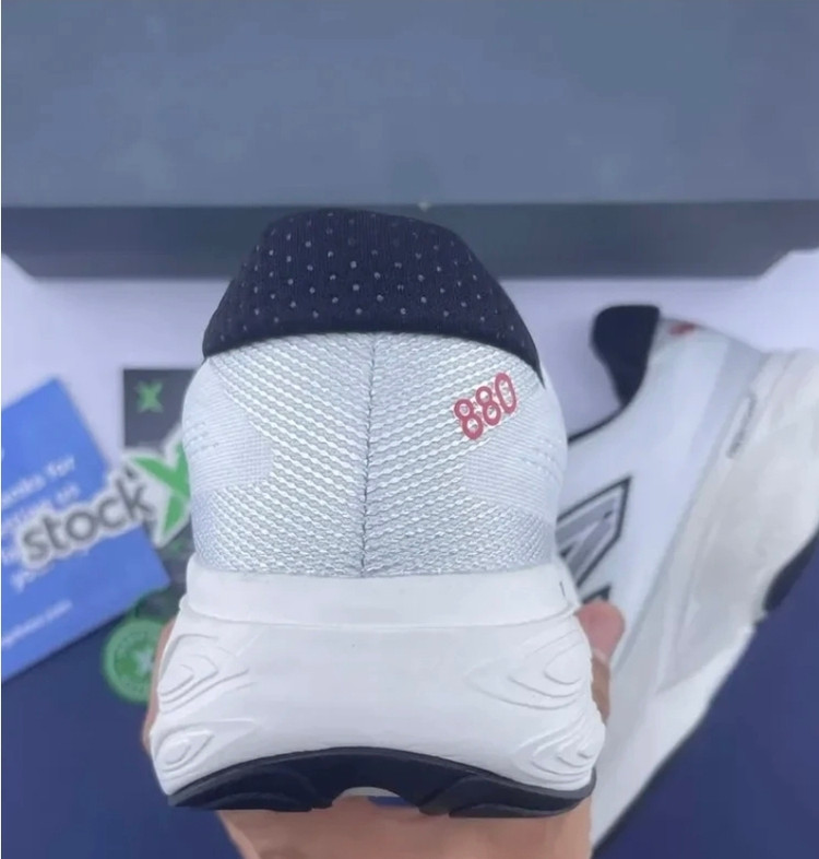 کتونی نیوبالانس 880/Newbalance 880 vietnam /ساخت ویتنام/سایز ۴۰الی ۴۵/فروش عمده و تک