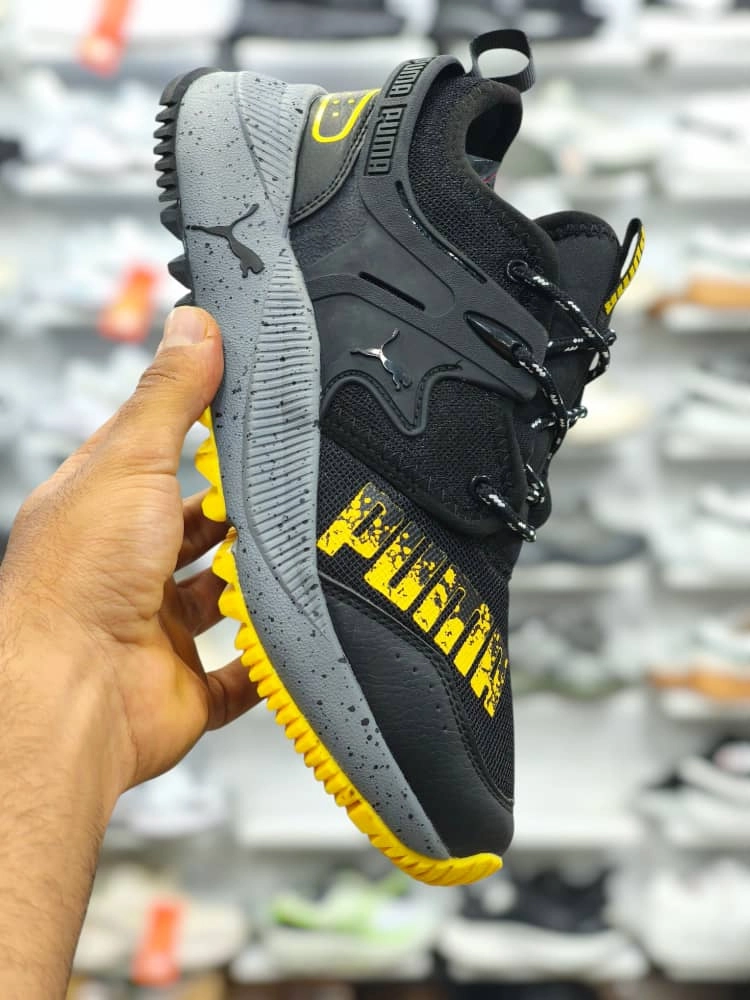 کتونی پوما وارداتی ویتنام سایز ۴۰_۴۱_۴۲_۴۳_۴۴_۴۵فروش بصورت عمده و تک . Puma pacer future vietnam